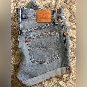 Levi’s shorts